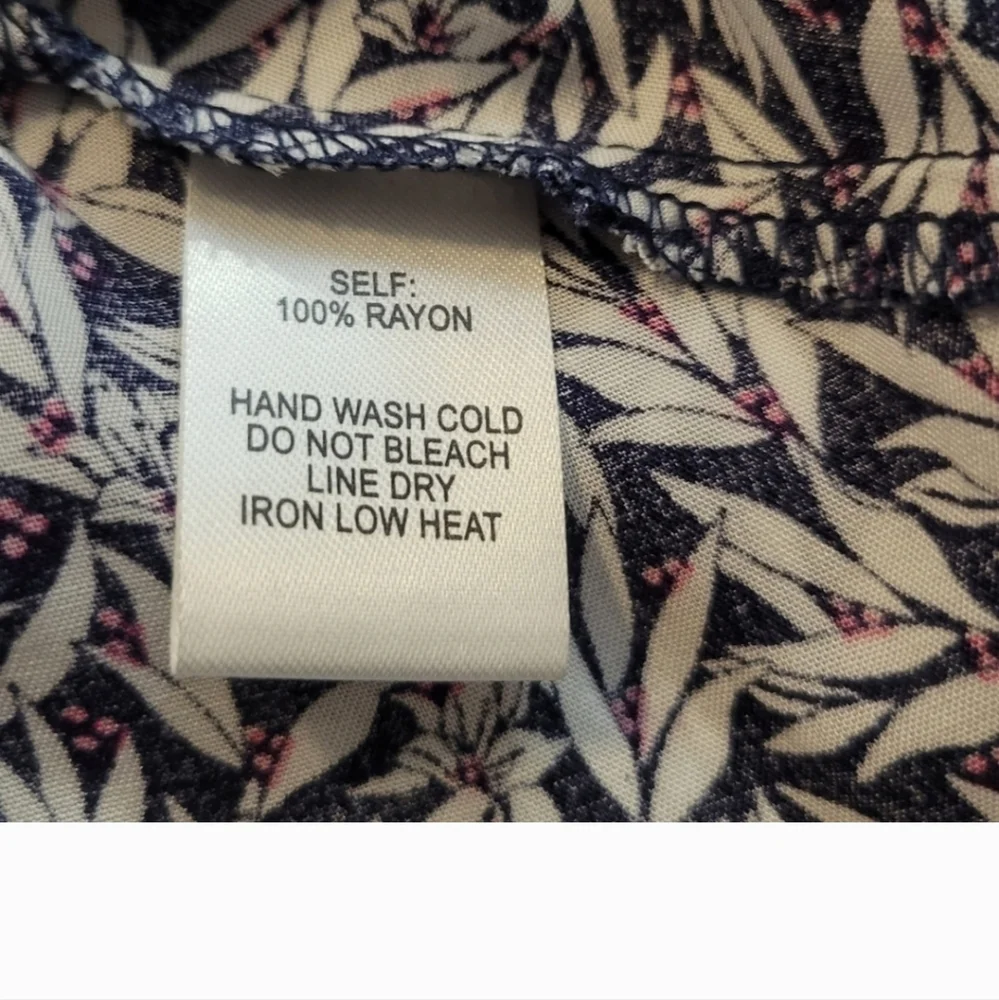 Lulus Dondi Romper Shorts Navy Blue White Leaf Print Loose And Flowy Small - Picture 6 of 12